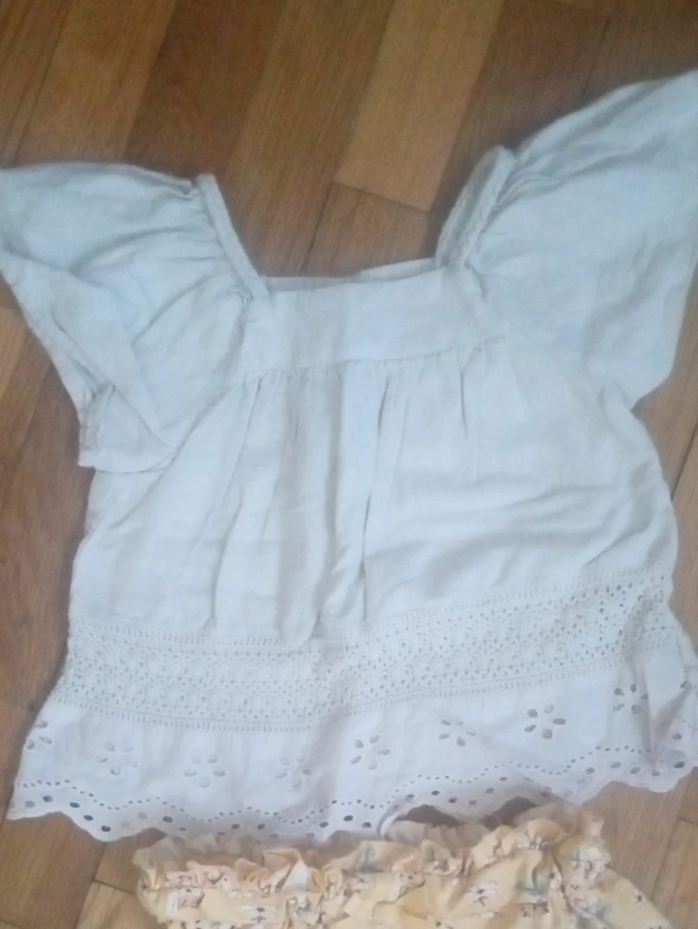 Girls 5 beige Eyelet Flutter Sleeve Top and Yellow Floral Shorts Set